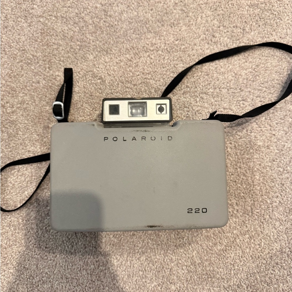 POLAROID 220 LAND CAMER AUTOMATIC